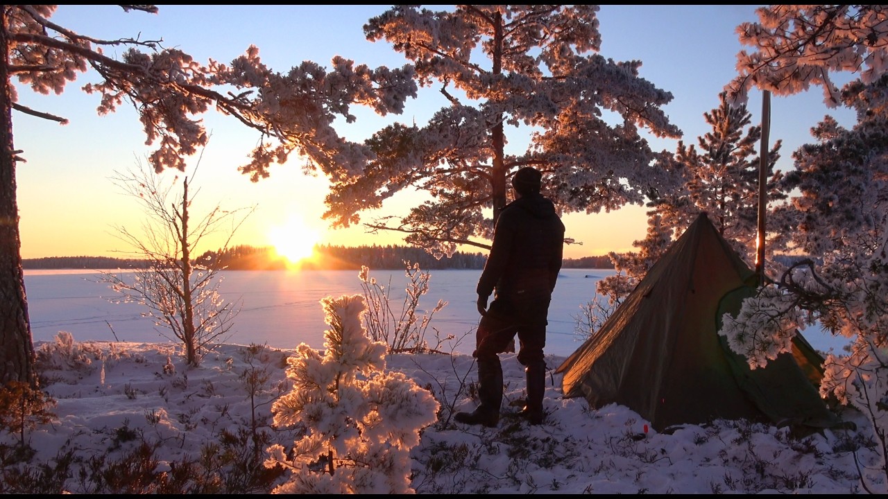 Kireä pakkasyö autiosaaressa | Kotateltta & Titaanikamiina