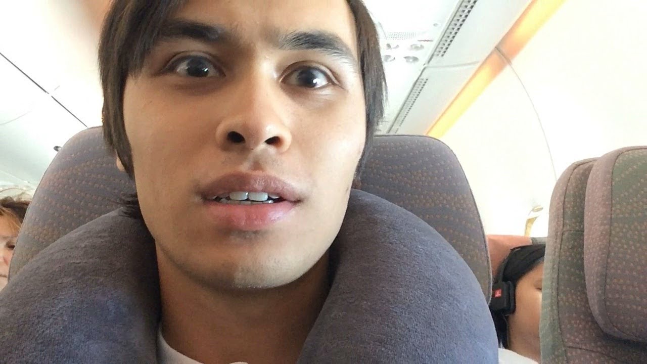 Cosa Fa Carma 14 Ore In Aereo pt.1 - VlogFilippine #1
