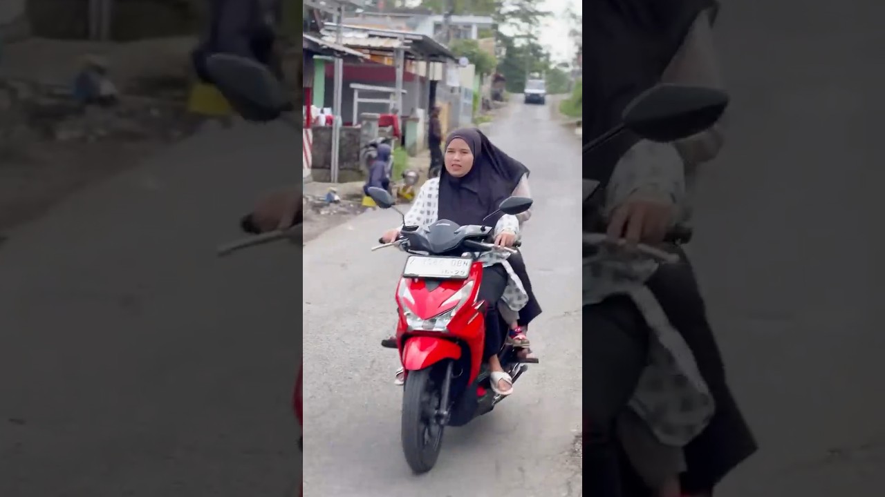 Monyet Pintar Naik Sepeda 🐒