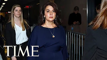 Annabella Sciorra Confronts Harvey Weinstein From The Witness Stand At Rape Trial | TIME