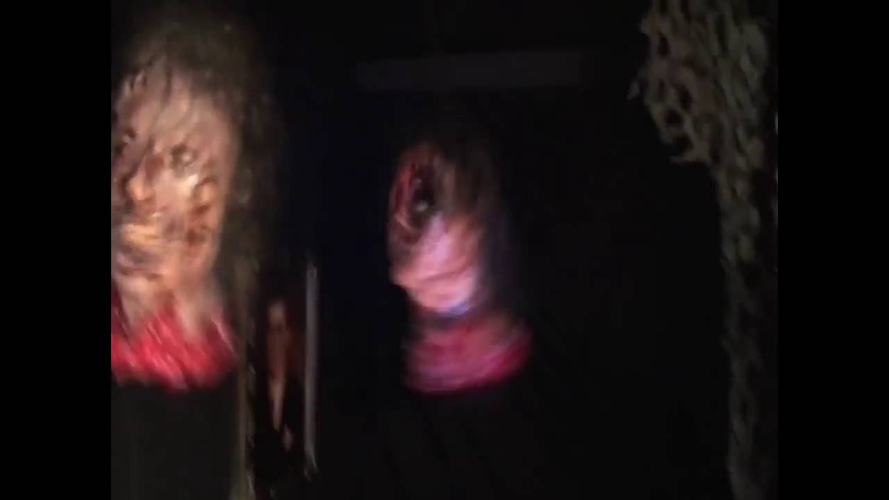 3 Head Dropper - Severed Head Prop
