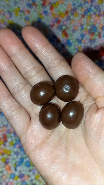 mencari dan menemukan jajanan coklat cocoball didalam kardus #jajan #jajanan#huntingjajan