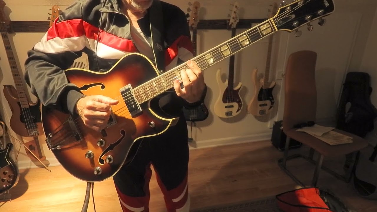 Yamaha AE11 (1967-1970) - YouTube