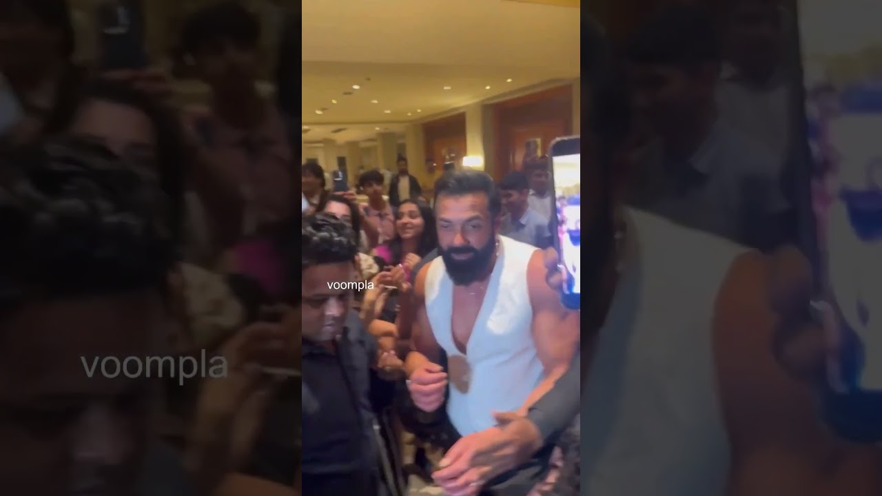 Good times for Bobbo rn! Makin' his way outta the Animal success bash and look at em crowdsssss