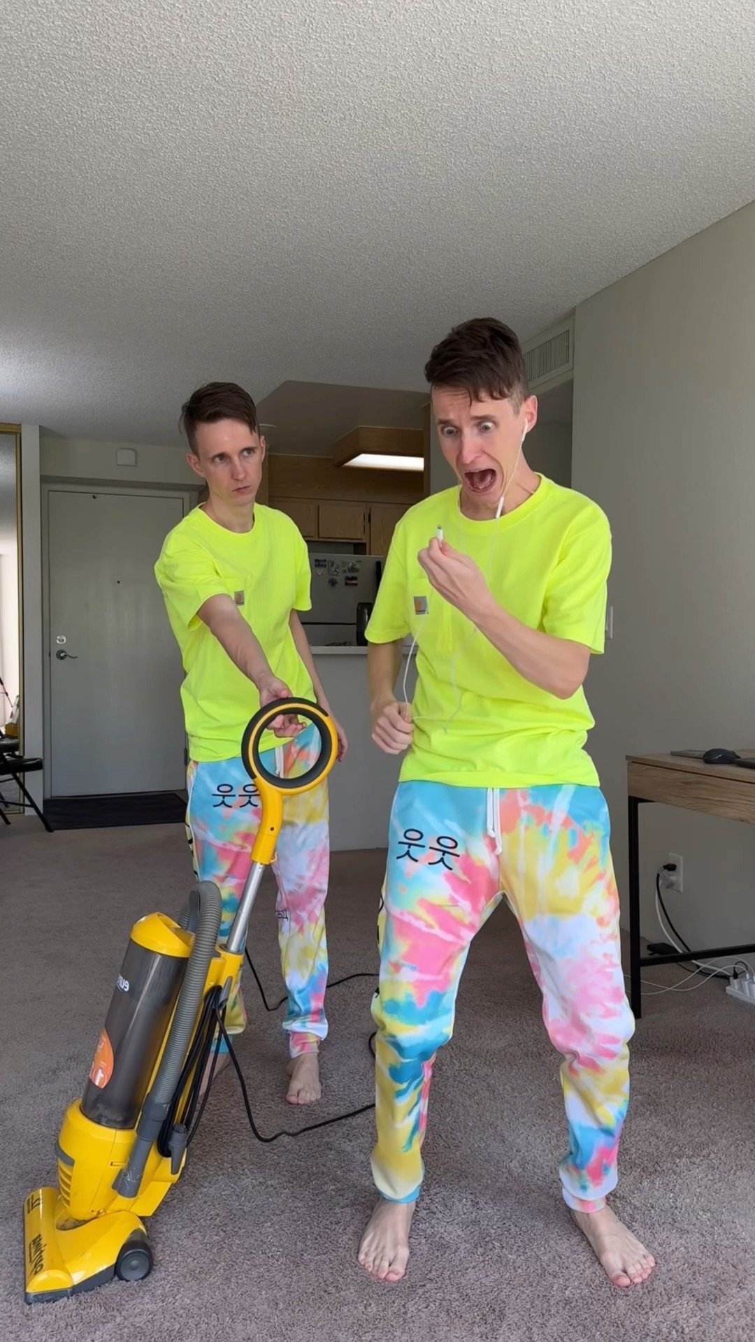 You Laugh = You Lose ? FUNNIEST twins ?