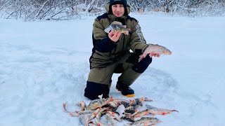 Рыбалку тут всегда великолепна, и всякой рыбы тут полно. Зимняя рыбалка 2022.