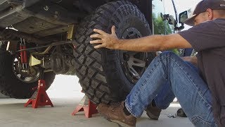 Mounting New 37" Maxxis Razr Tires on the Jeep Wrangler JKU
