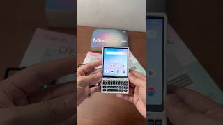The Ikko Mindone Pro full-sized keyboard, BlackBerry-inspired card ai phone hands on.