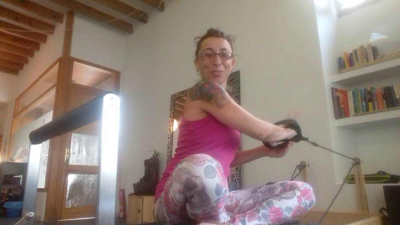 Secuencia de brazos Pilates Reformer wave yoga