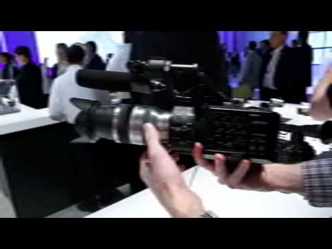 Sony NEX-FS100 and NEX-VG20 hands-on video