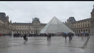 Head of Louvre Museum resigns in France