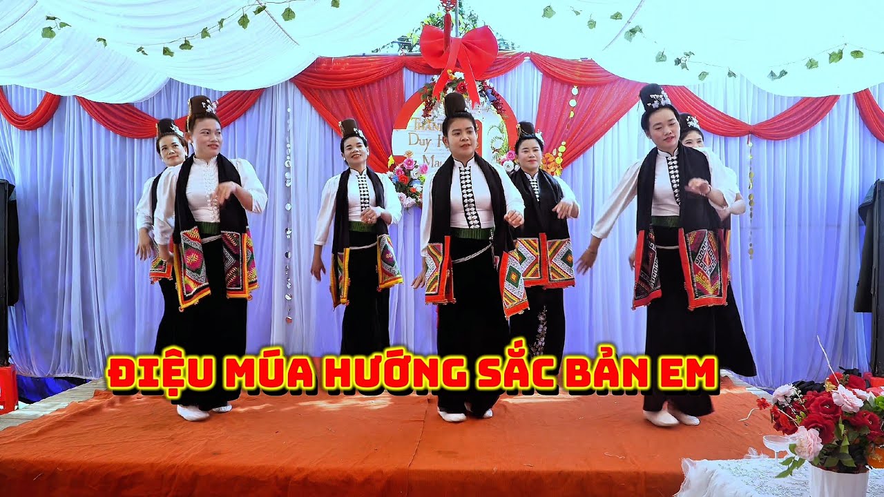 NHÓM MÚA GIA ĐÌNH MỪNG LỄ THÀNH HÔN DUY KHỞI 💝 MAI ANH BẢN CUN XÃ CHIỀNG LAO 