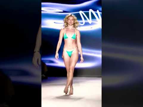Светловолосая МОДЕЛЬ в БИКИНИ | Подпишись! #shorts #девушка #модель