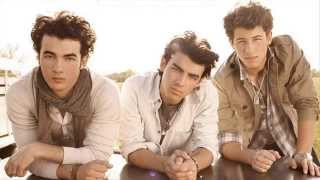 02. Jonas Brothers - Paranoid