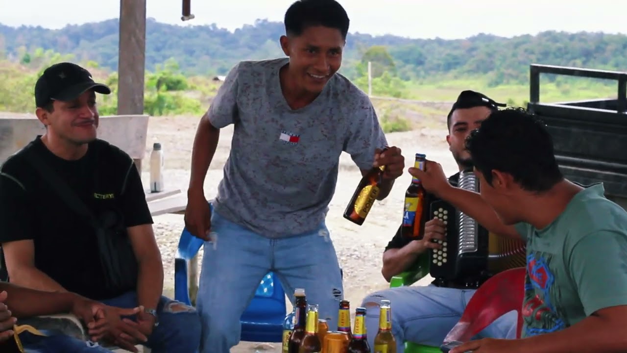 TRAIGAN MÁS CERVEZA - Juan Sarco