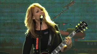 Video thumbnail of "HEART 'Fanatic' - Nancy Wilson (outstanding guitar stage presence)"