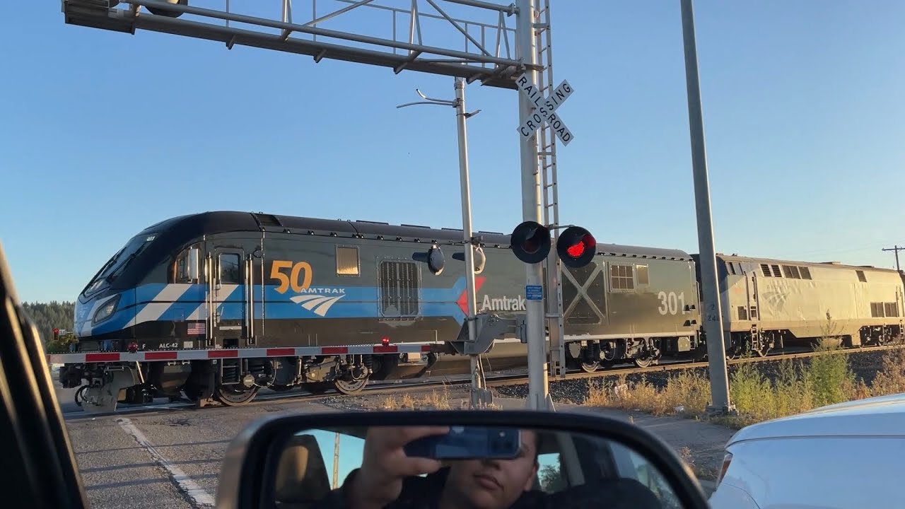 amtrak-301-leads-a-6-hour-late-empire-builder-7-at-spokane-valley-youtube
