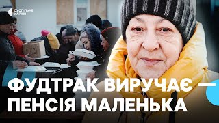 Волонтери фудтрака "їжа без кордонів" готують по дві тисячі гарячих обідів на день для мешканців нашої громади
