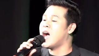 Marcelito Pomoy sings When you tell me that you kove me in Rome Concert