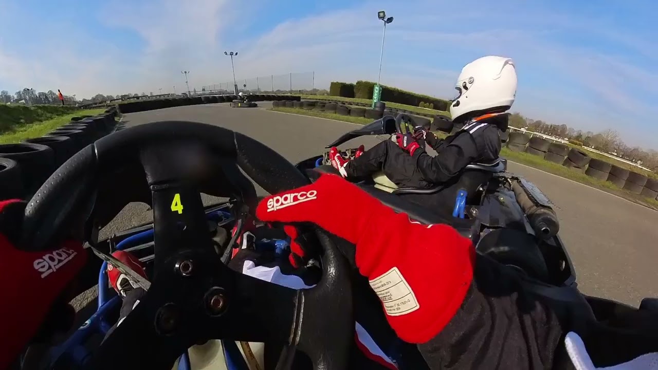 My Race at Daytona Sandown Park - moving up making overtakes!