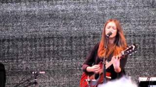 Video thumbnail of "Melissa Horn - Har Du En Famn För Mig (Sogndalstrand Amfi July 2011)"