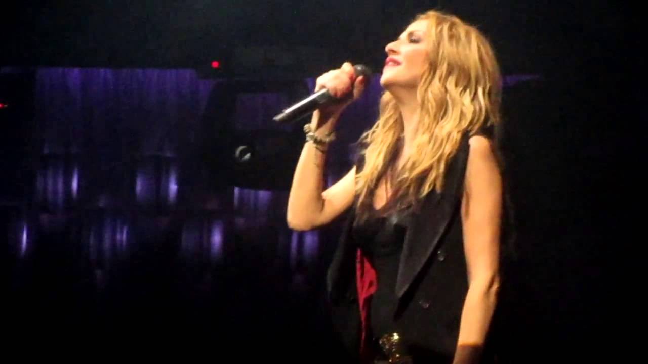 Άννα Βίσση - Έμεινα Εδώ, LAV@Κέντρο Αθηνών