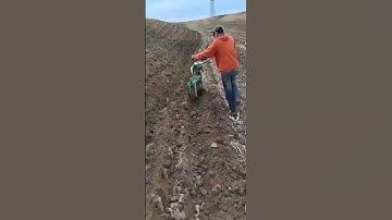 Máy cày đất đồi sườn dốc ruộng bậc thang