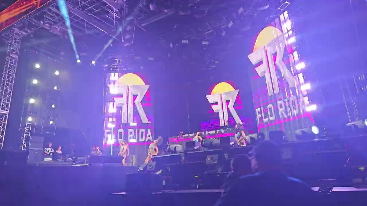 2025DEC31 Miami Florida Bayside New Years Eve   Flo Rida Flavor Flav pretty Ricky