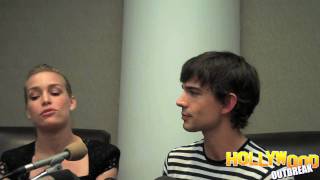 Piper Perabo Having A Covert Affair With Doug