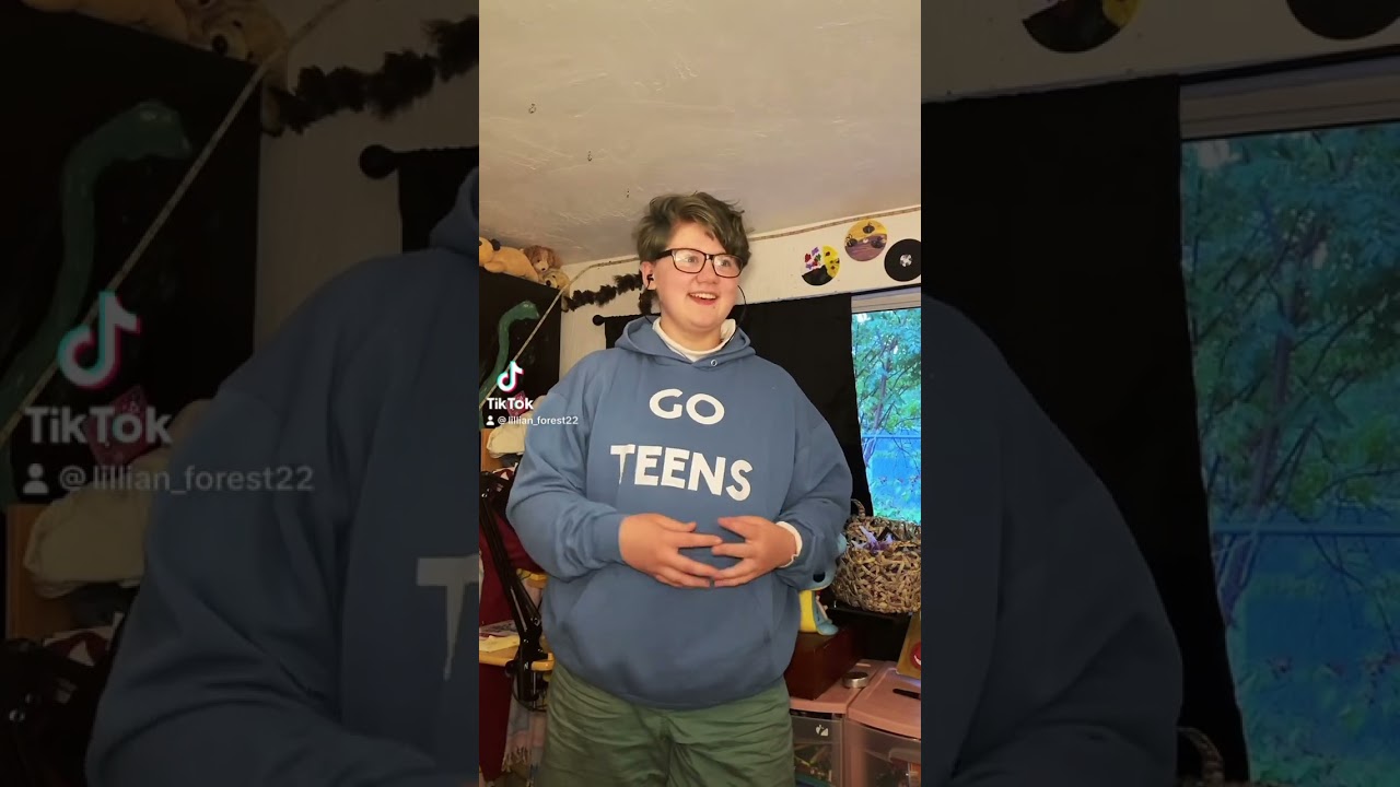 Normal’s brain hurt from how close  the doodler butt is 