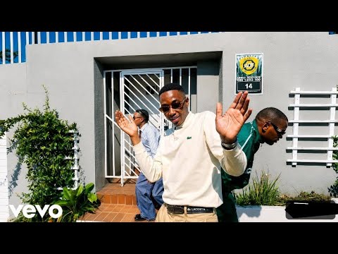 Benzoo, Scotts Maphuma – CAP CAP  Feat. Uncool Mc & Bob Mabena(Official Video)
