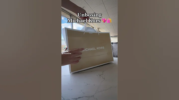 Unboxing Michael kors bag😍😍✨✨🛍️🛍️#haul#unboxingvideo #shorts