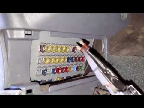 2003 Honda Accord Fuse Box - Replace A Fuse 2003 2007 Honda Accord 2004