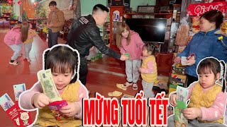 Mẹ Hà Hà Hí Và Em Mint Vy Đón Giao Thừa Chuẩn Bị Tiền Lì Xì Chúc Tết