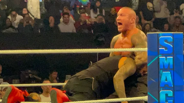 LA KNIGHT SAVES RANDY ORTON FROM THE BLOODLINE #SMACKDOWN 12/1/23 BROOKLYN NY