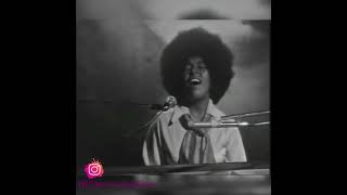 Video thumbnail of "Roberta Flack Sing’s “Do What You Gotta Do” Live from Montreux Jazz Festival 1971"