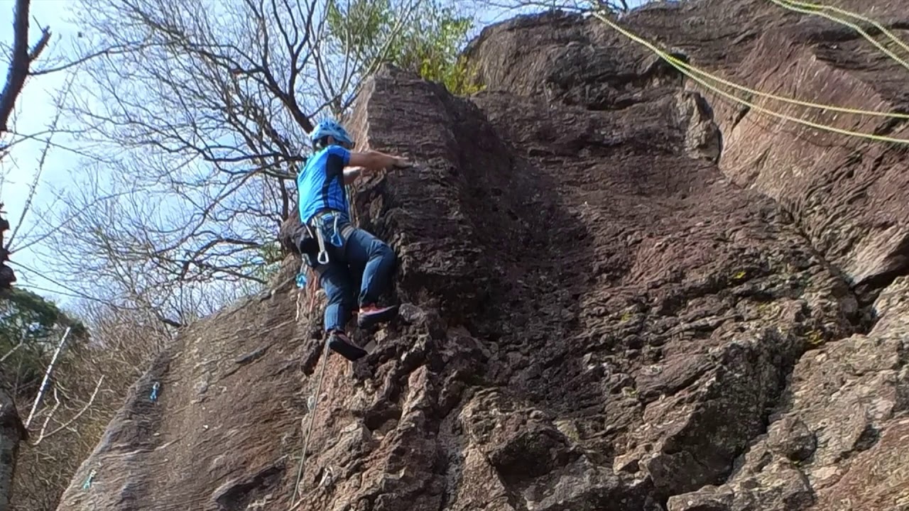 湯河原幕山公園　桃源郷：サンセット 5 10aの登り方例