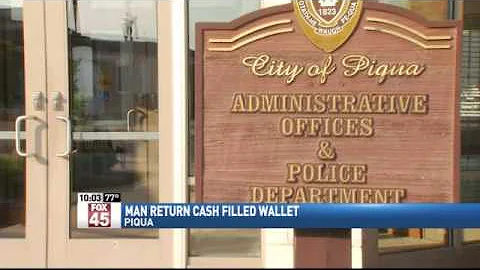 Man Returns Wallet Full of Cash