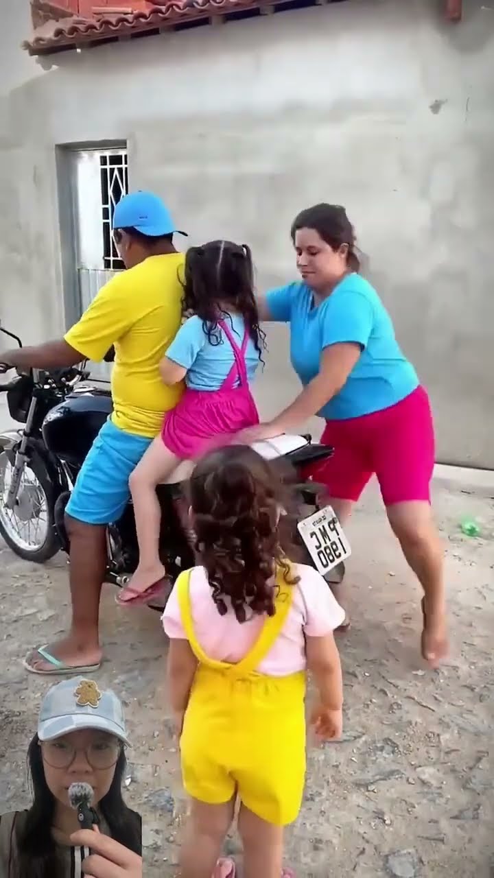 SATU KELUARGA NAIK MOTOR MAU KE INDOMARET #shorts