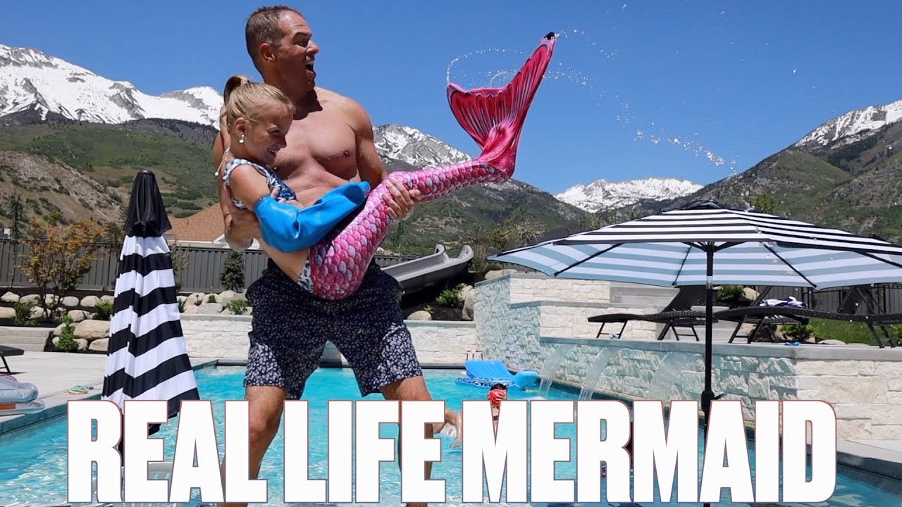 GIRL WITH BROKEN ARM TRIES SWIMMING FOR THE FIRST TIME LIKE THE LITTLE MERMAID IN REAL LIFE