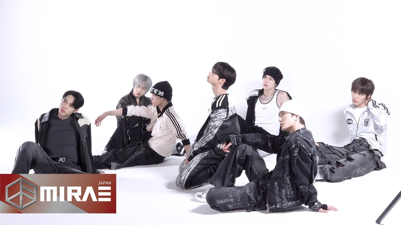 [MIRAEcord] 'RUNNING UP' Jacket Behind