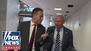 Download Lagu Producer TRACKS DOWN Dems: 'Why didn't you stand?' MP3