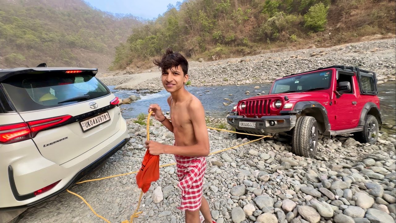 Thar Faas Gayi 😳 Fortuner Se Khicha