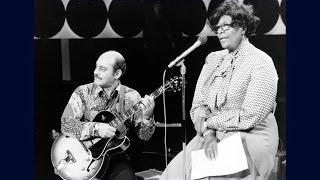 Watch Ella Fitzgerald I Aint Got Nothin But The Blues video