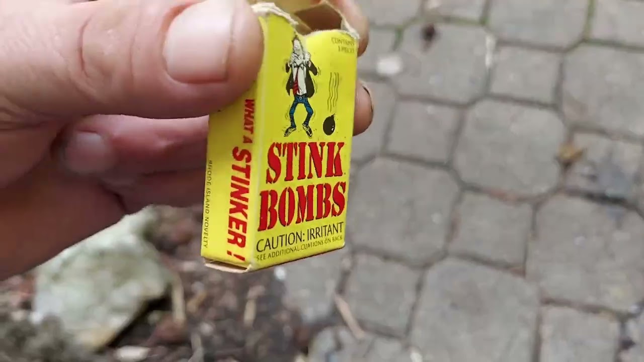 (Fart Bomb) Glass vile classic stink bombs +demo outside