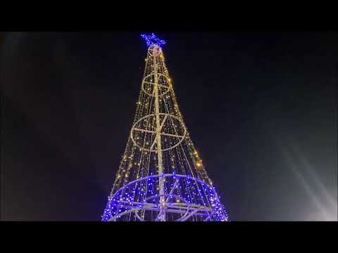 Σε ρυθμό Χριστουγέννων οι Γαργαλιάνοι – Άναψε το Χριστουγεννιάτικο δέντρο στην πλατεία