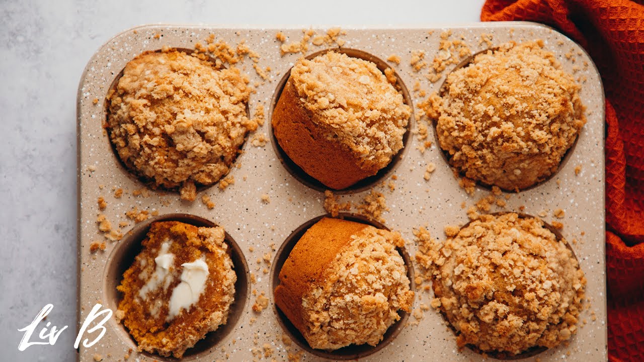 Vegan Pumpkin Muffins with Streusel Oat Topping