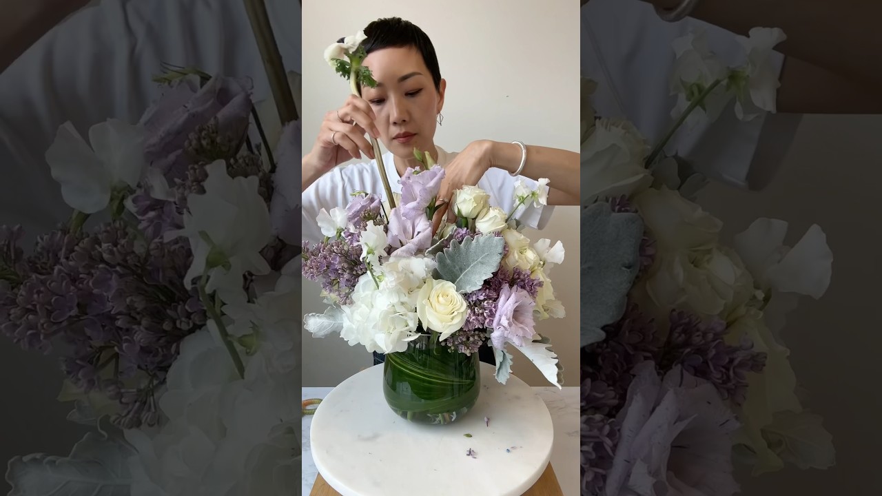 Fluffy pillowy purple flower arrangement #lilac #flowerarrangement #sweetpeas #anemones #flowers