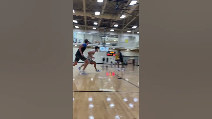 Adam Fravert reverse layup - 2022 Sawdust City Cla...