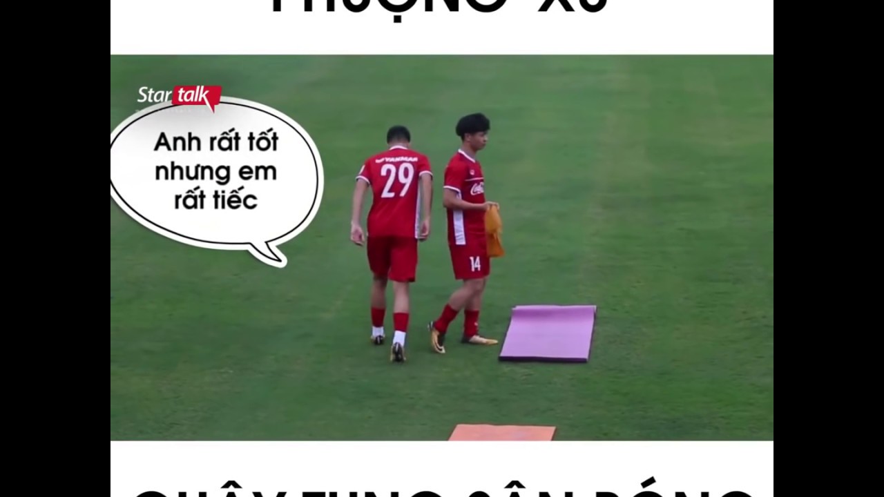 Công Phượng tinh nghịch quậy tung sân bóng